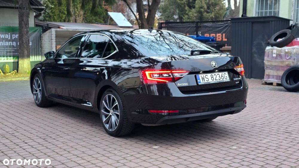 Skoda Superb 2.0 TDI 4x4 L&K DSG - 3