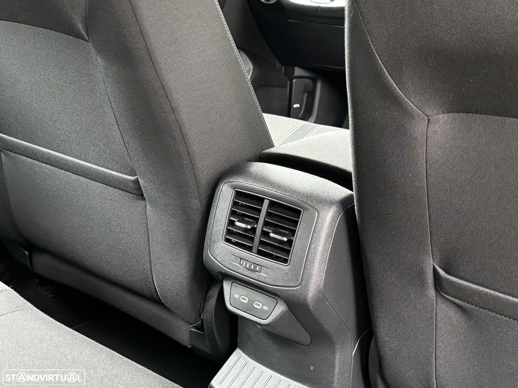 VW T-Roc 1.6 TDI Style - 28