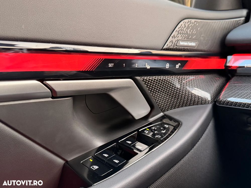 BMW Seria 5 520i AT MHEV - 35