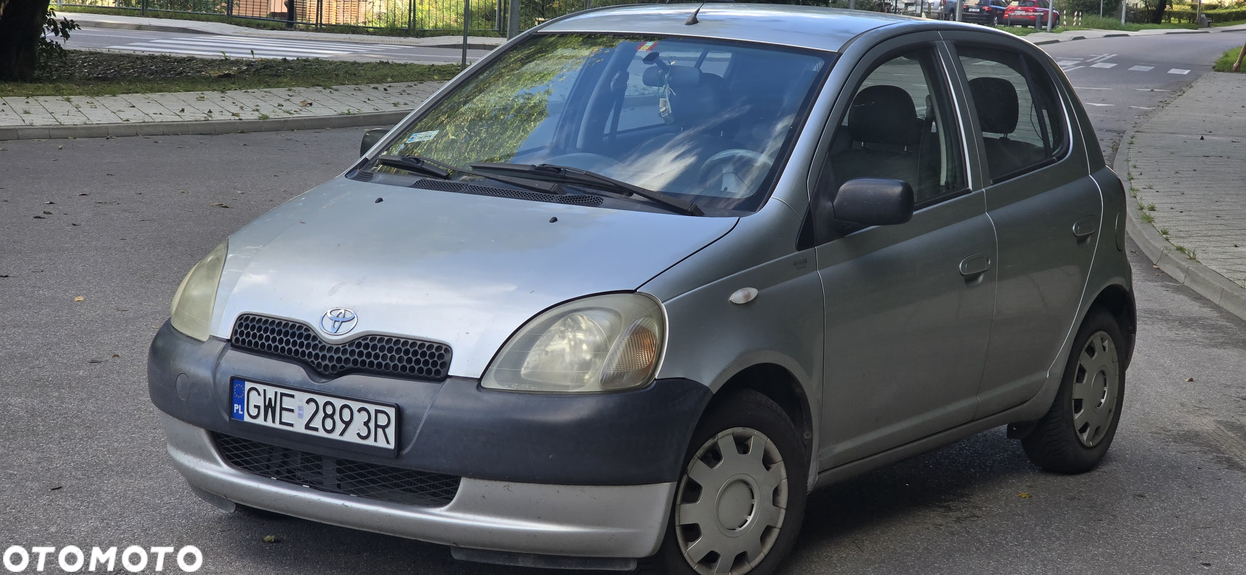 Toyota Yaris 1.0 Base - 2