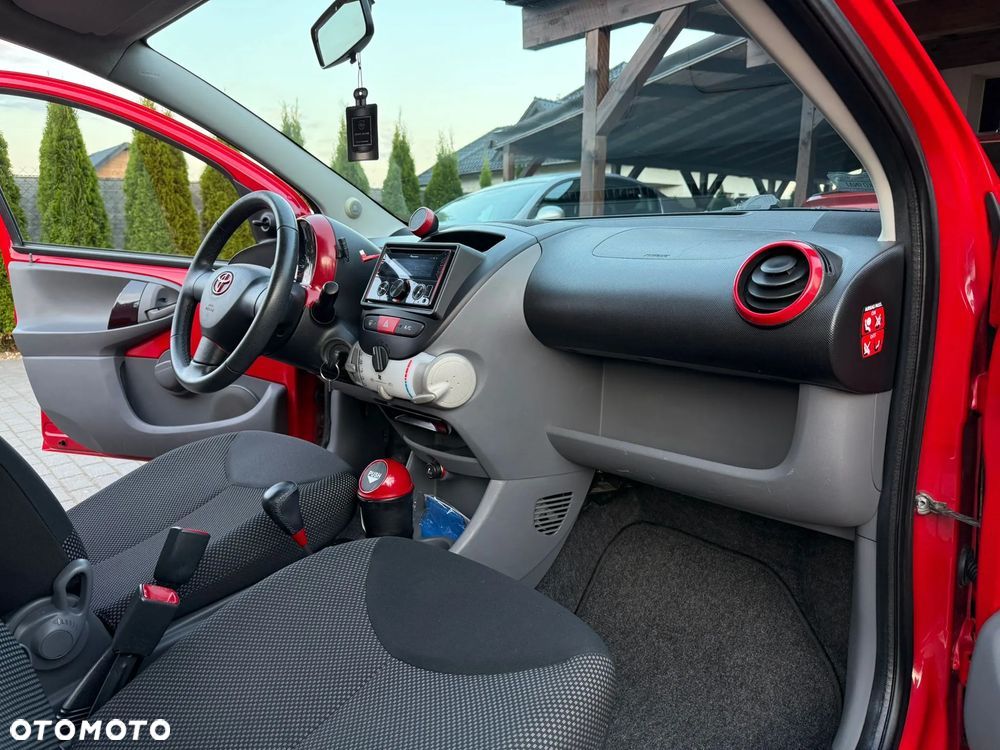 Toyota Aygo 1.0 VVT-i Black MM - 12