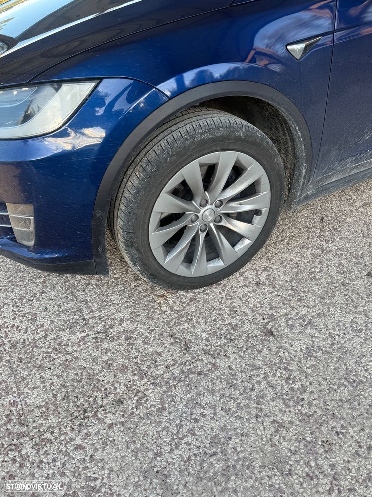 Tesla Model X 100D - 3