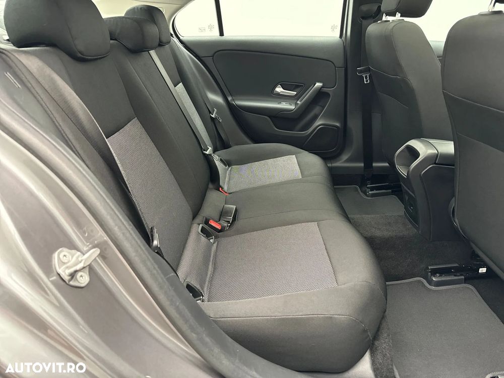 Mercedes-Benz A 200 - 18