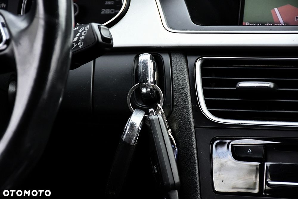 Audi A4 Avant 2.0 TDI DPF quattro S tronic S line Sportpaket - 24