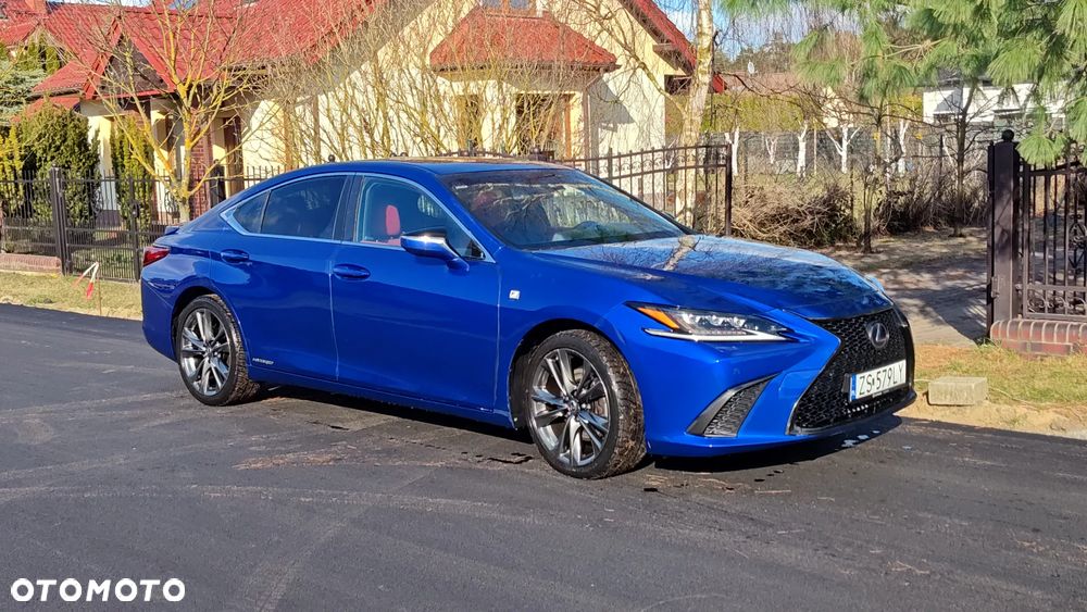 Lexus ES 300h F Sport - 1