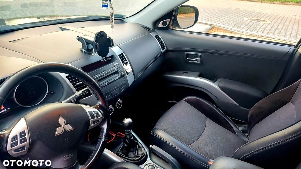 Mitsubishi Outlander 2.0 DID Intense + - 7