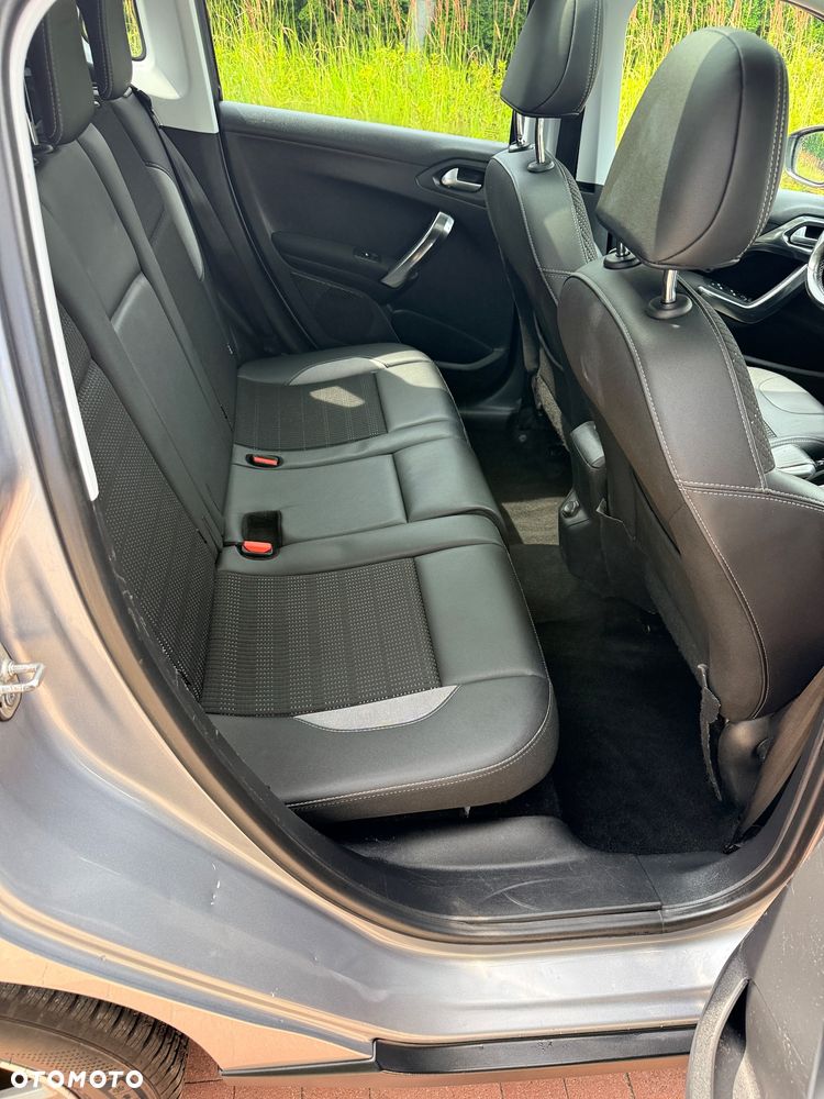 Peugeot 2008 1.2 Pure Tech Allure S&S - 10