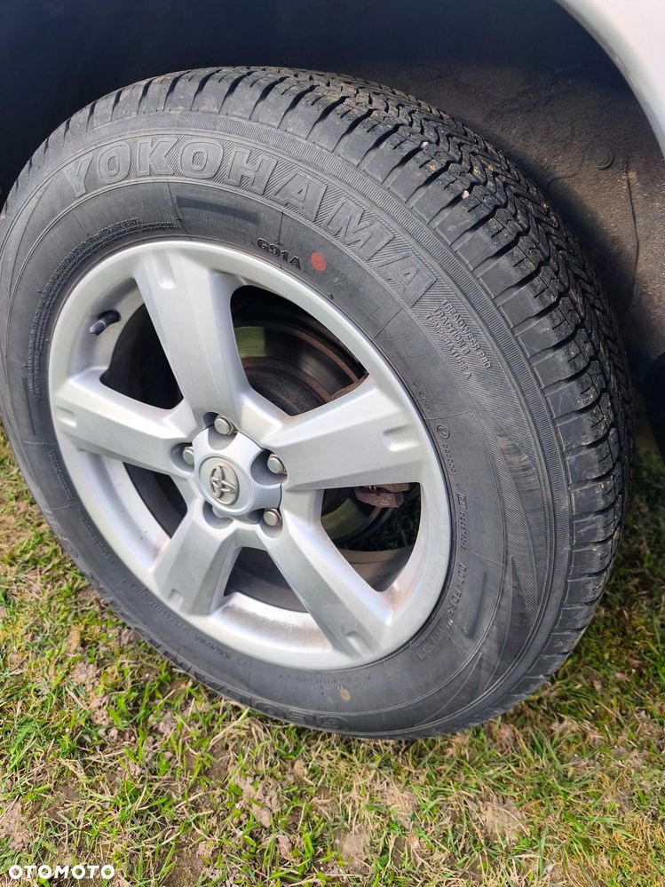 Toyota RAV4 - 8