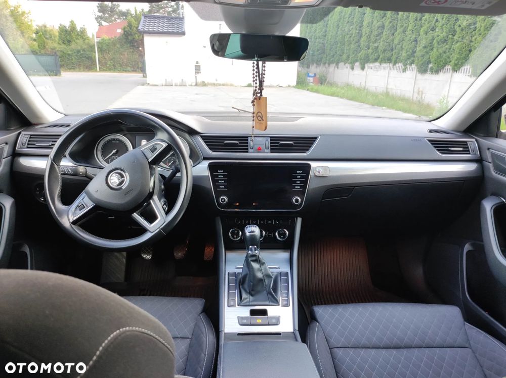 Skoda Superb 2.0 TDI SCR Ambition - 18