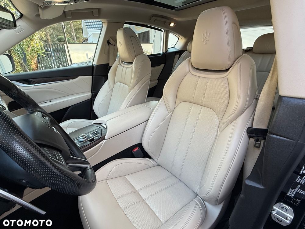 Maserati Levante S Granlusso - 8