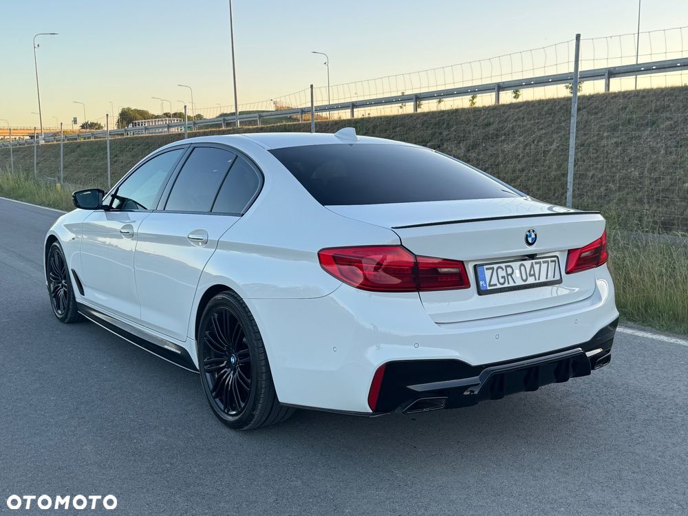 BMW Seria 5 520d M Sport - 9