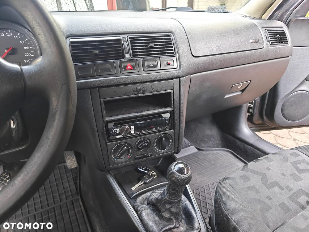 Volkswagen Golf - 9