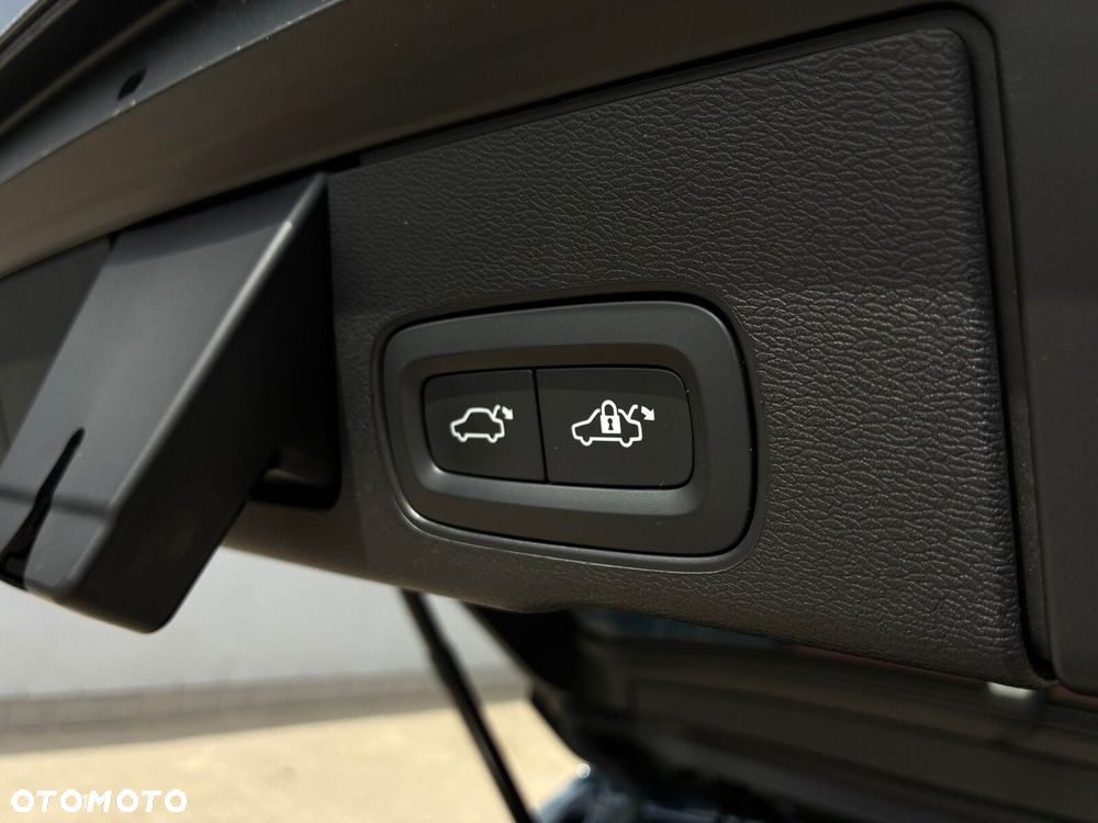Volvo XC 60 B4 B Momentum - 39