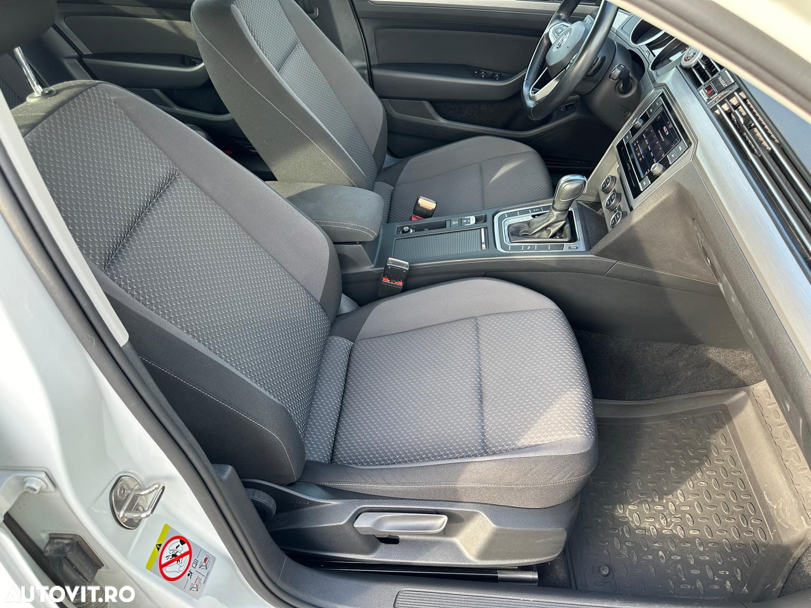 Volkswagen Passat - 19