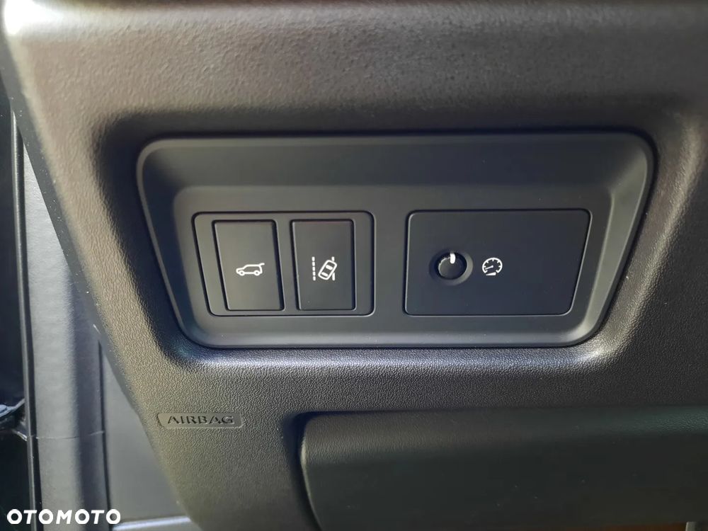 Land Rover Discovery Sport TD4 Sky View - 24