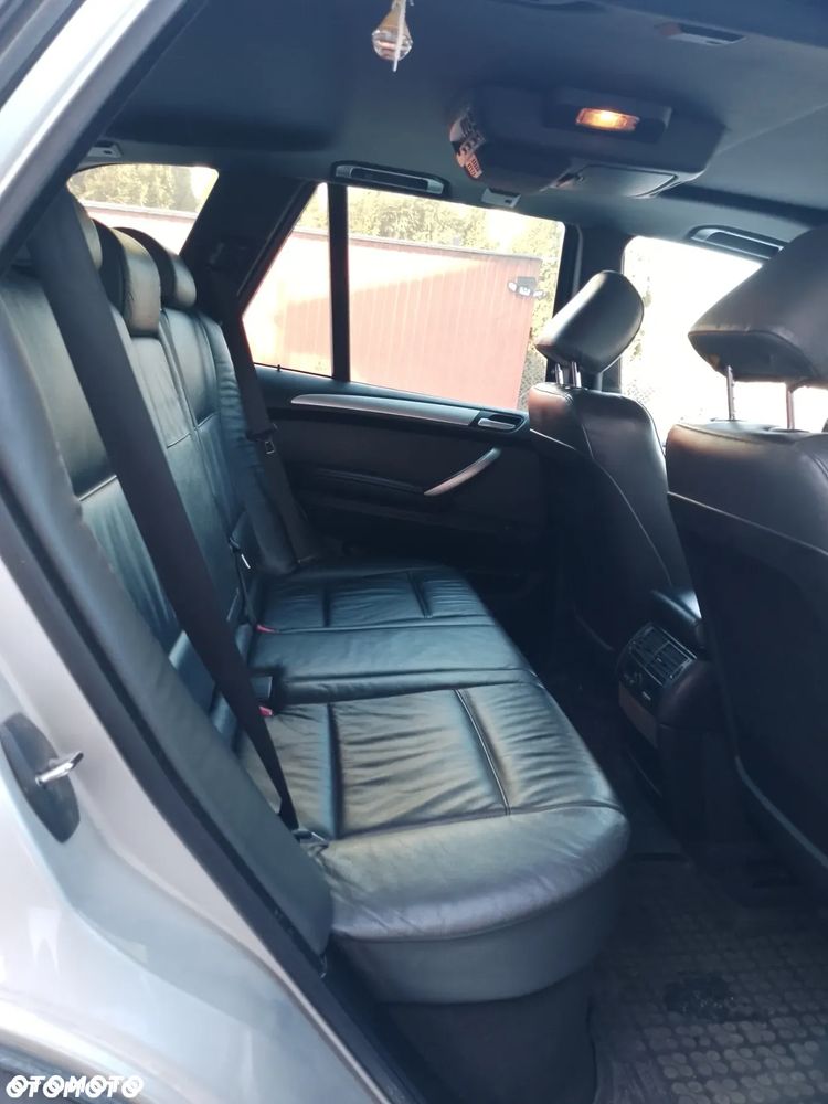 BMW X5 4.4i - 7