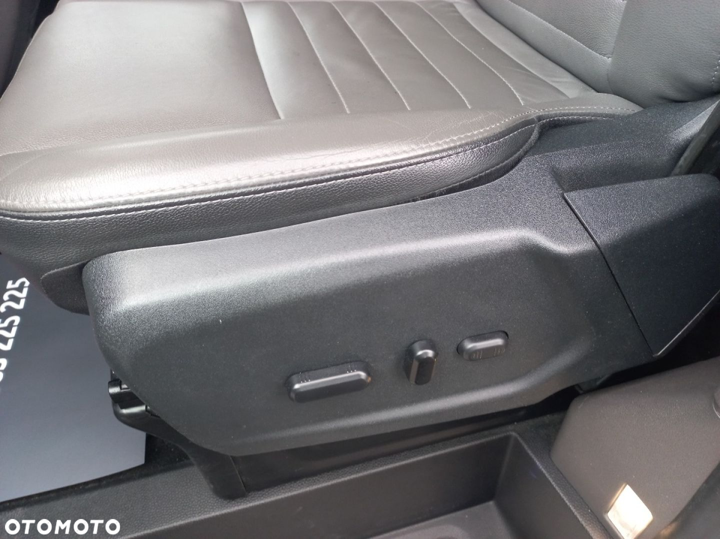 Ford Tourneo Custom - 16