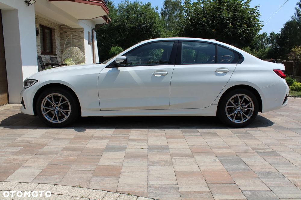 BMW Seria 3 320i xDrive Sport Line - 3
