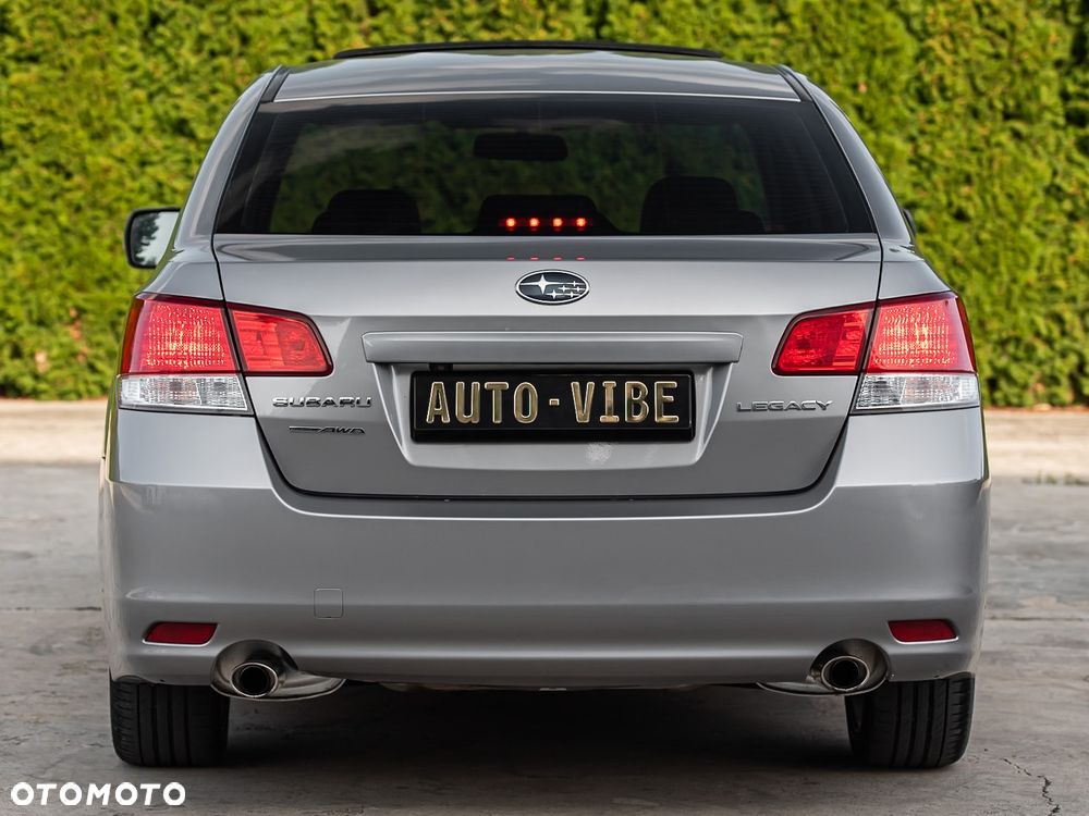 Subaru Legacy 2.5i GT - 11
