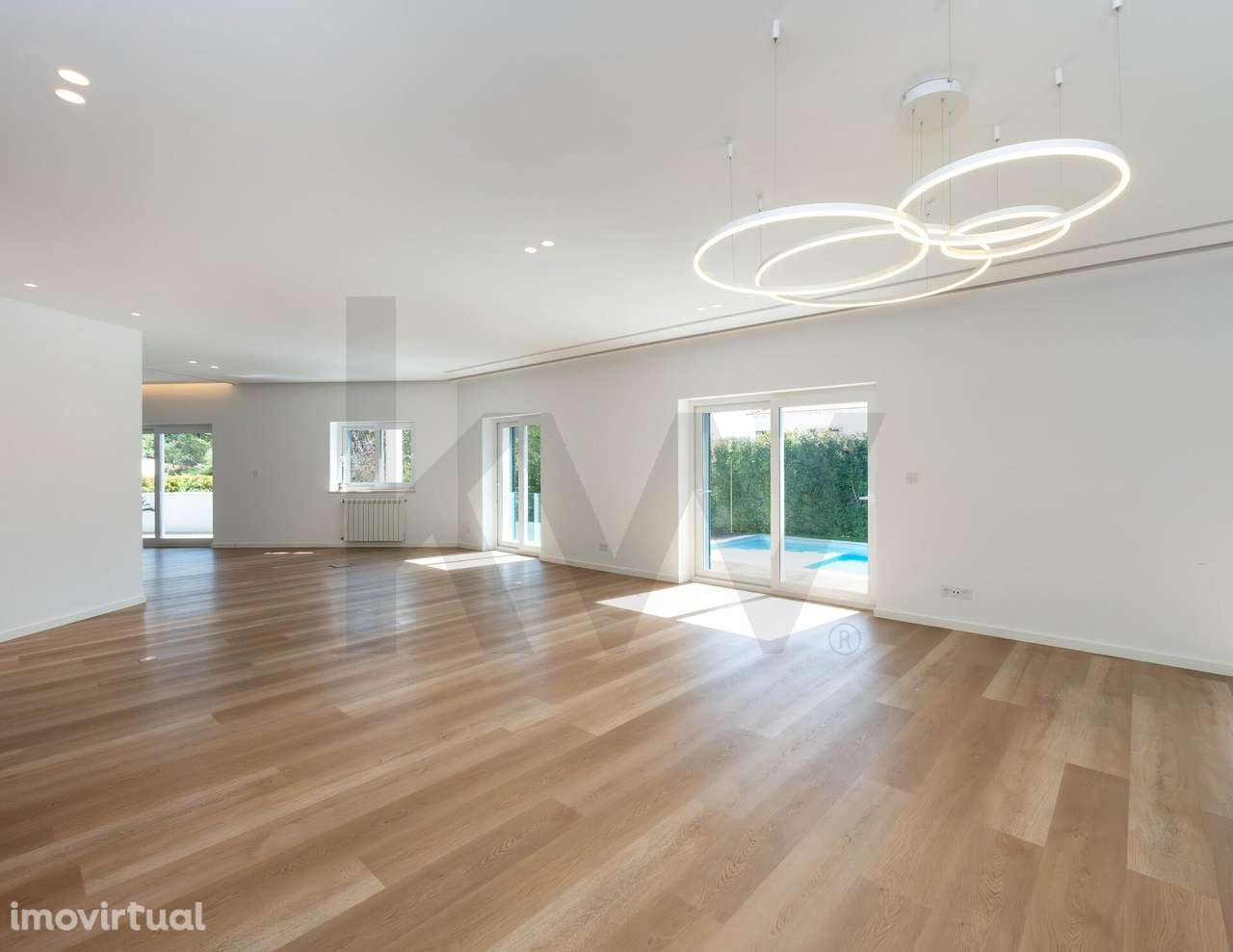 Moradia Senhorial T8 com Jardim e Piscina no Coração do Estoril - Grande imagem: 5/57