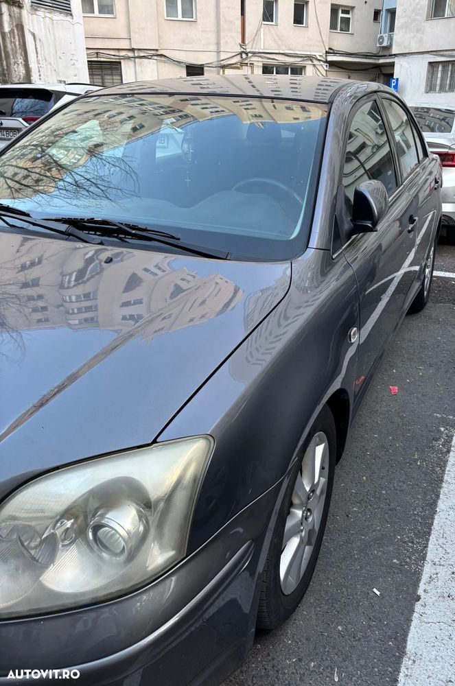 Toyota Avensis - 2