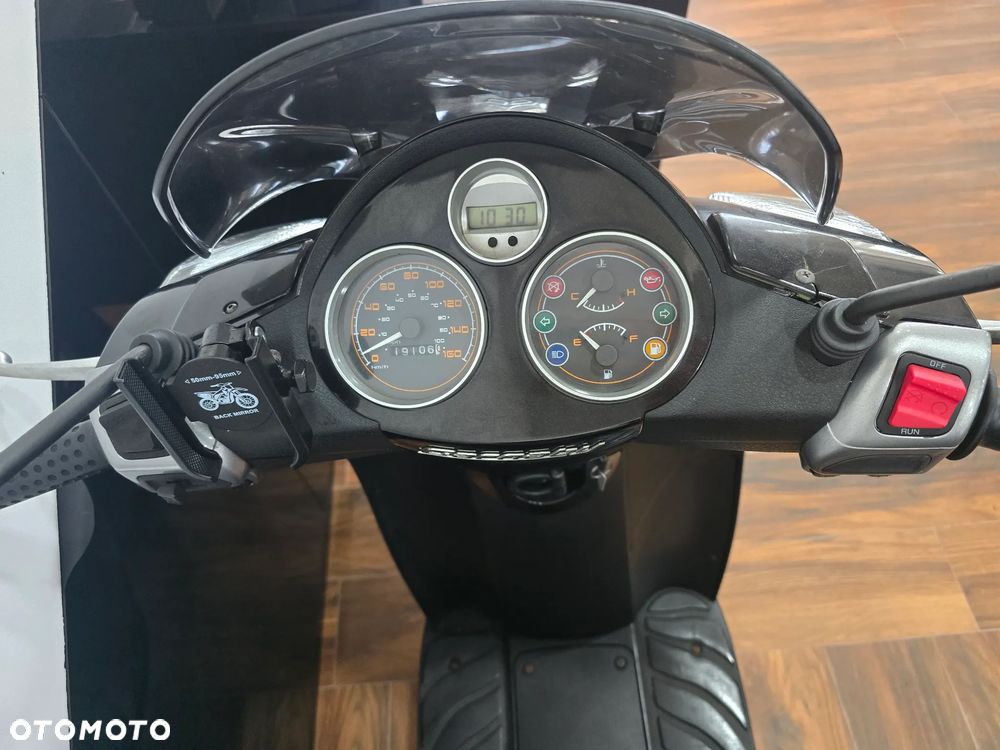 Piaggio Carnaby - 19