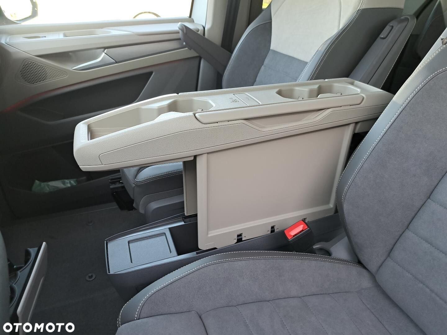 Volkswagen multivan "EDITION" L2; 2,0TSI OPF, 150kW/204KM 7-bieg. DSG r.o: 3124 mm - 28