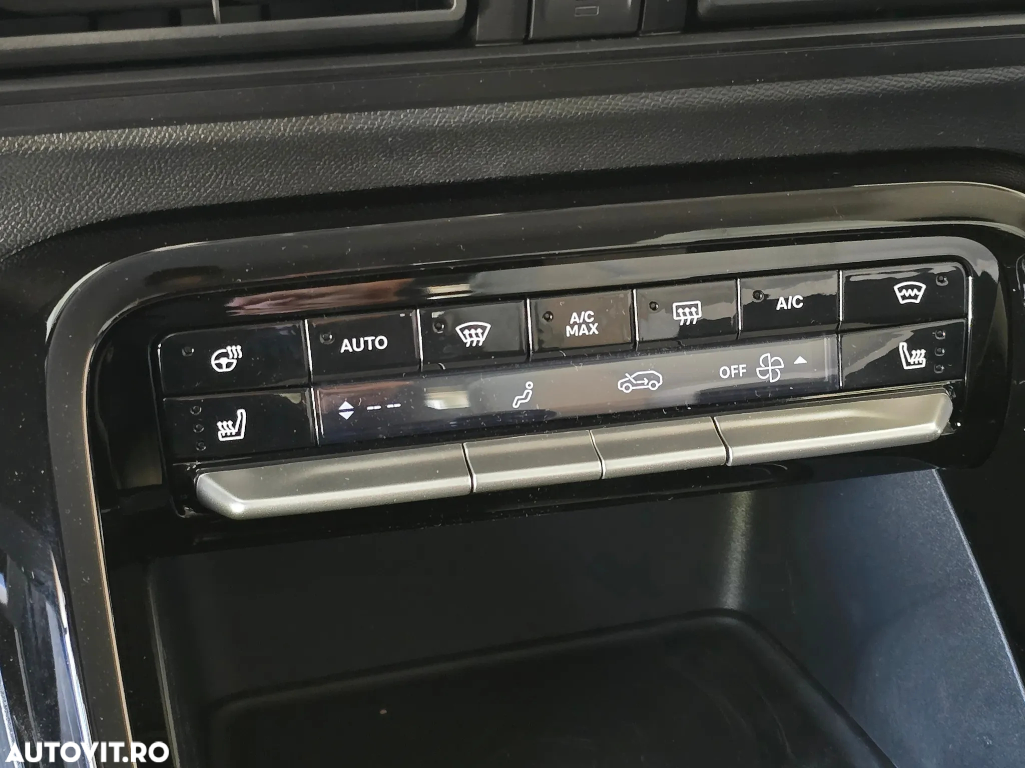 Citroën C3 1.2 PureTech 100 S&S BVM6 MAX - 11