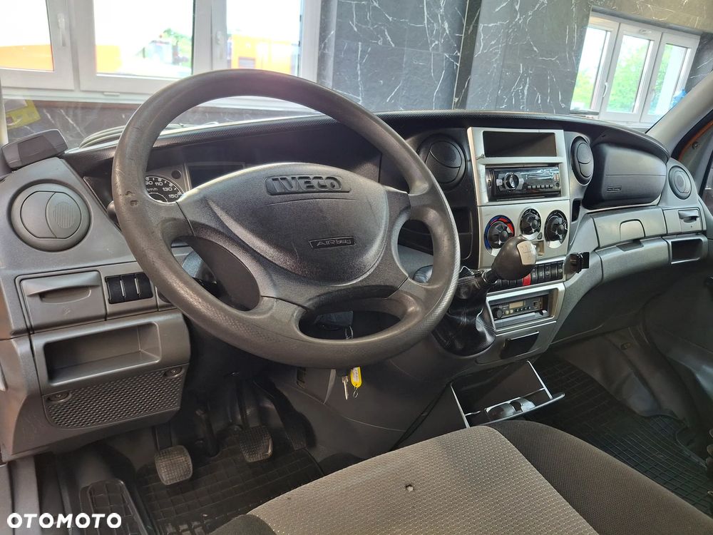 Iveco Daily 35S14 Doka Dubel Brygadówka Służba Drogowa Silnik 3.0 Pomarańczowy 6 Miejsc Hak Kamera Cofania Webasto Ogrzewanie Postojowe Plandeka Tablica Świetlna Światła Ostrzegawcze - 15