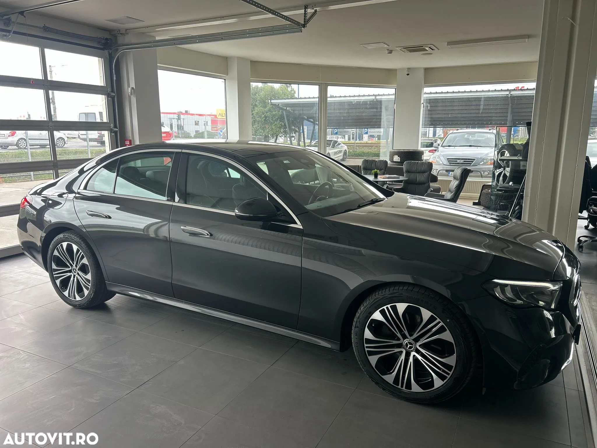Mercedes-Benz E 220 d 9G-TRONIC Avantgarde - 4