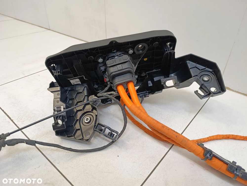 Gniazdo kabel przewód instalacja ładowania baterii Audi Q4 e-tron etron - 4