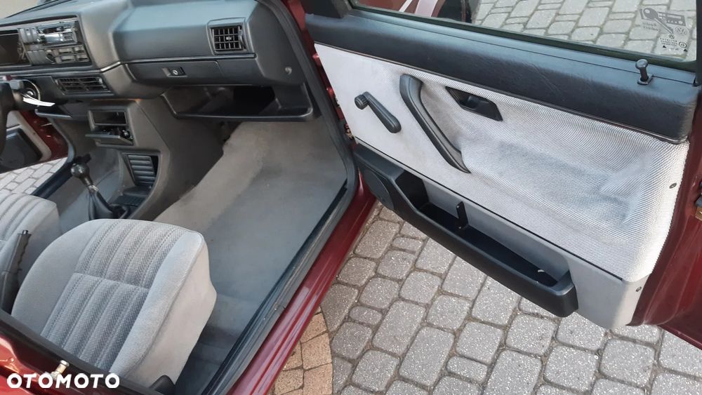 Volkswagen Golf 1.8 GL - 8