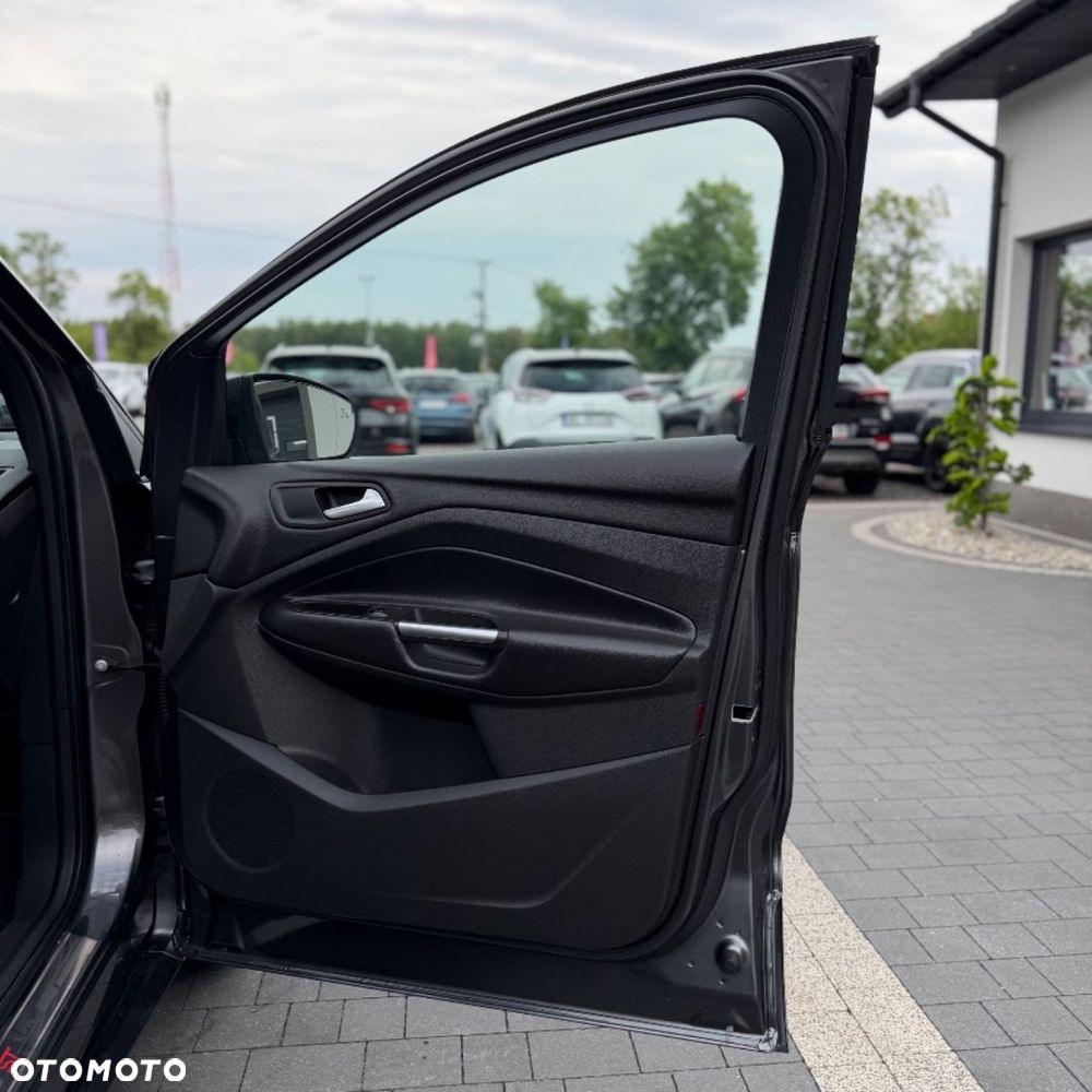 Ford Kuga - 28