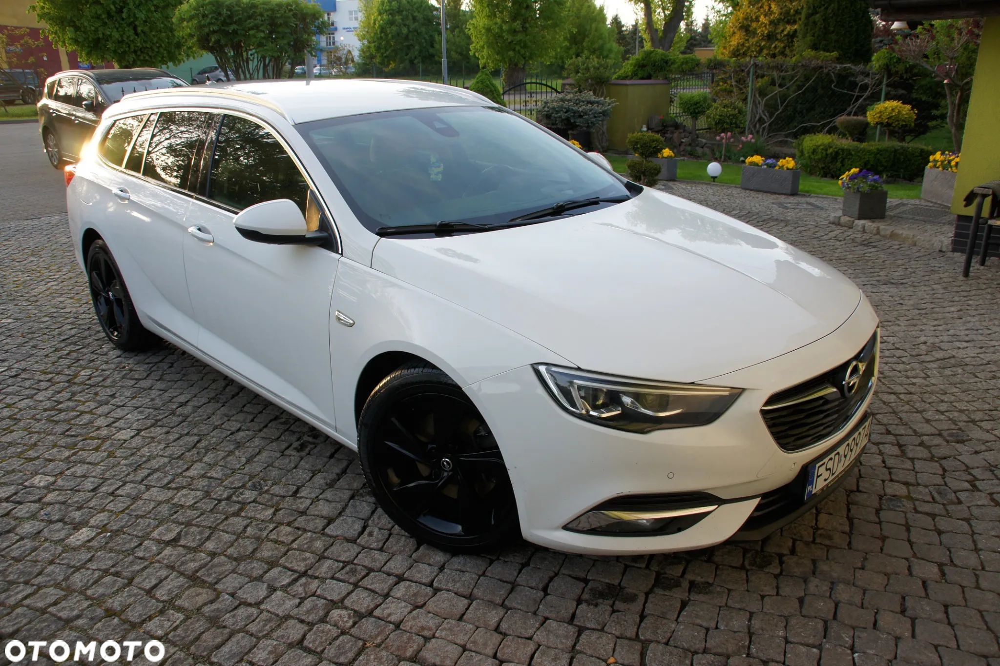Opel Insignia Sports Tourer 2.0 Diesel Ultimate Exclusive - 1
