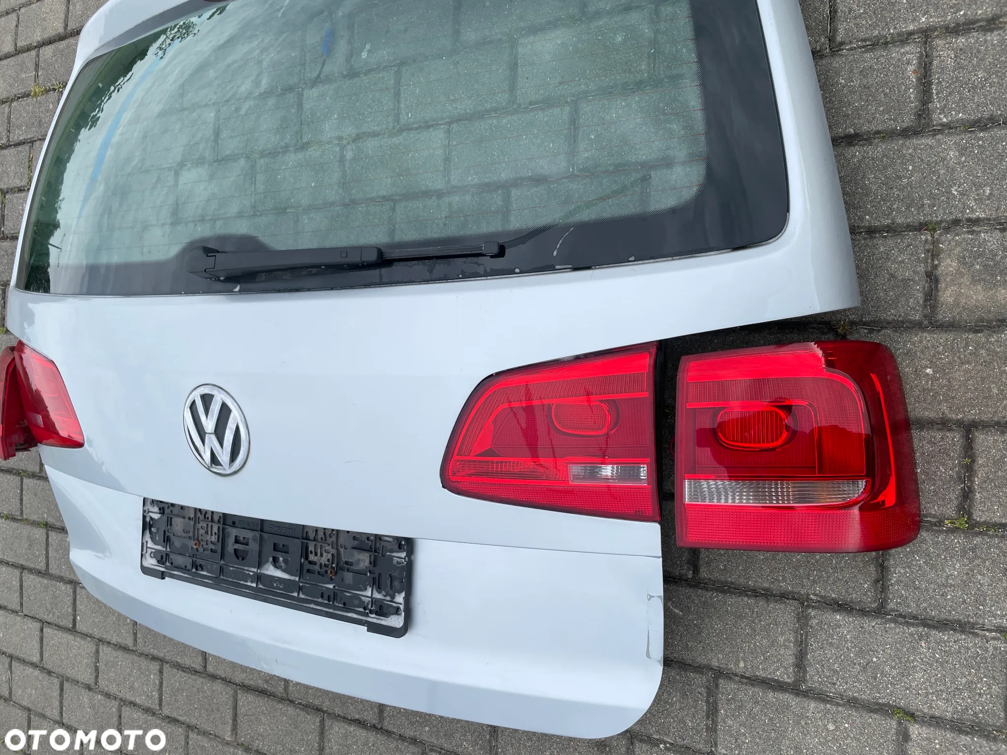 VW TOURAN II 10-15 tył tylna klapa lampa lewa prawa LA7W kompletna kamera - 5
