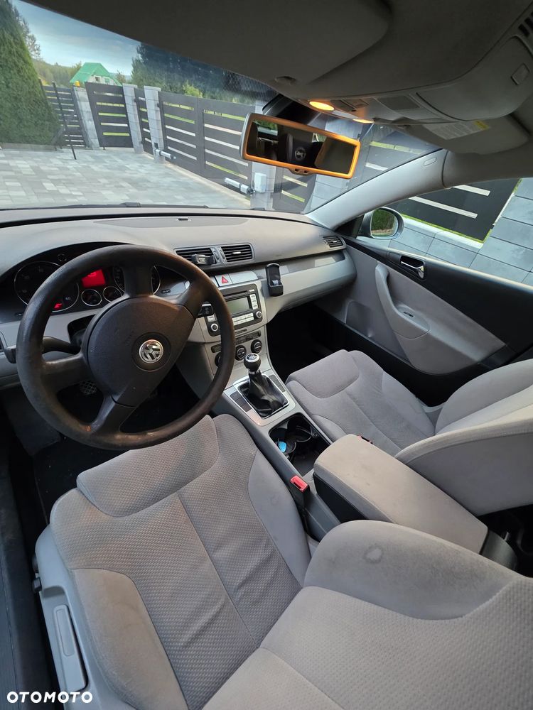 Volkswagen Passat 1.9 TDI Comfortline - 14