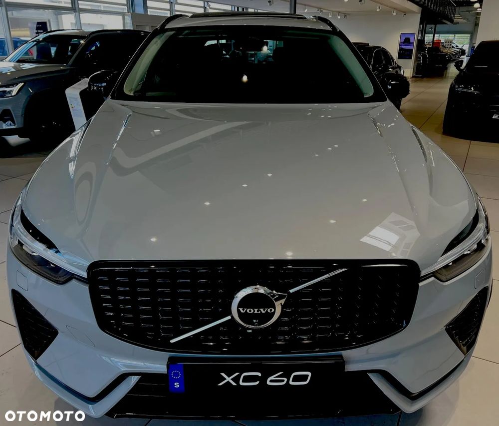 Volvo XC 60 B5 B AWD Plus Dark - 13