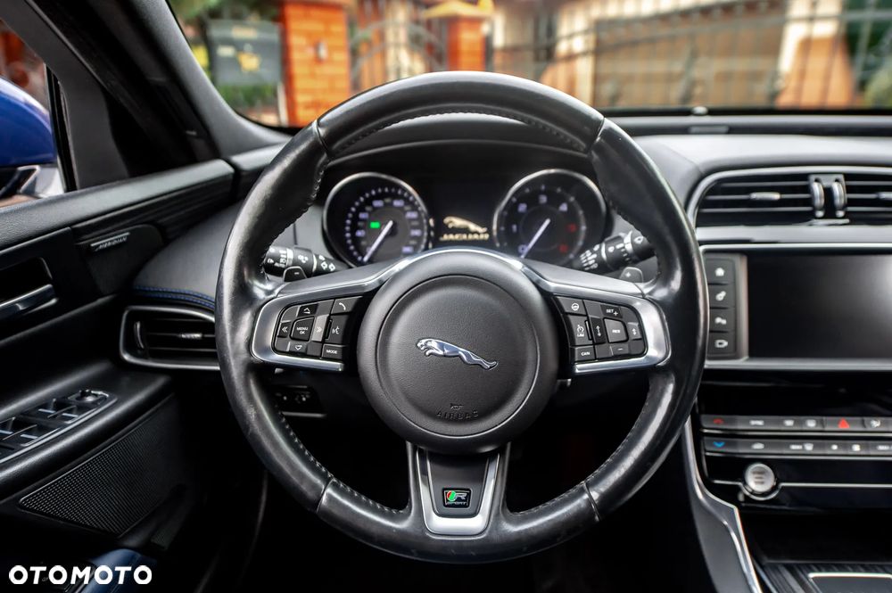 Jaguar XE 20d R-Sport Ingenium Edition - 23