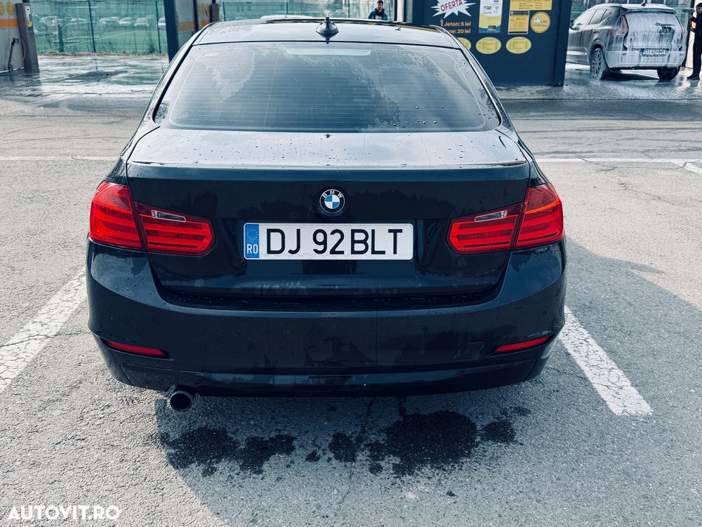 BMW Seria 3 320d EfficientDynamics Edition - 11