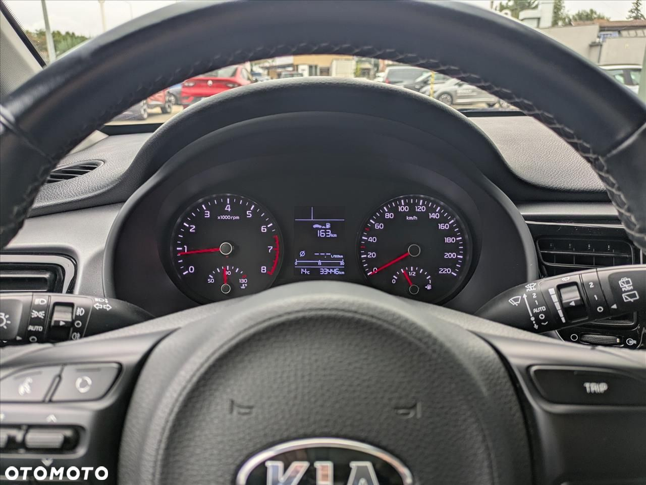 Kia Rio 1.2 L - 12