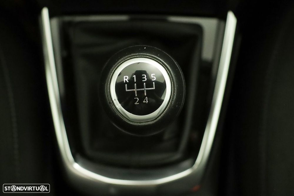 Mazda 2 1.5 Sky-G Evolve Navi - 13