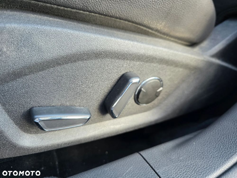 Ford Mondeo 2.0 TDCi ST-Line PowerShift - 17
