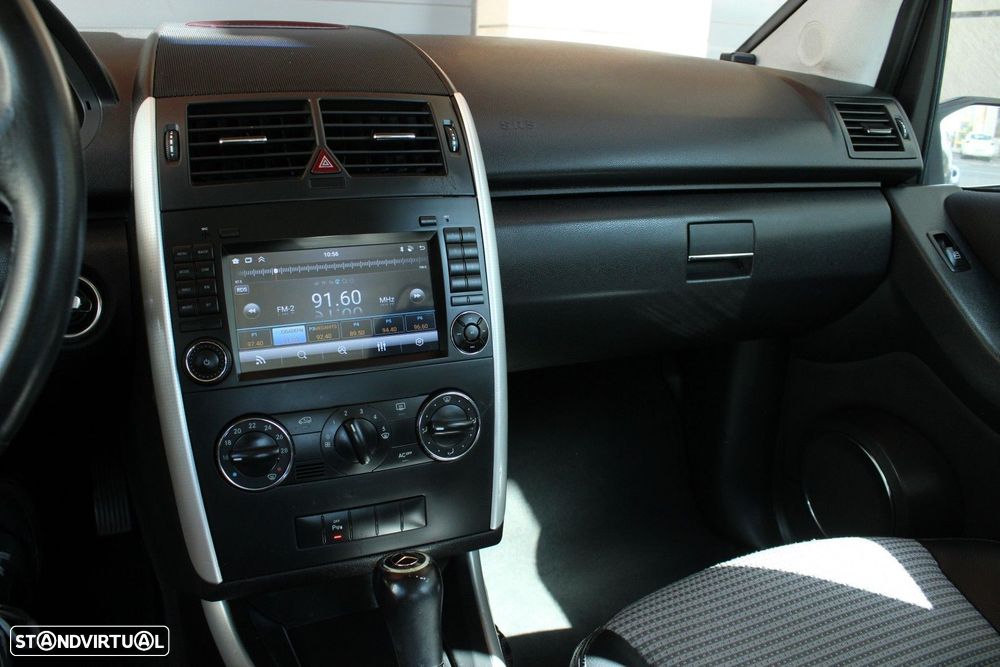 Mercedes-Benz A 150 Avantgarde Automatic - 22