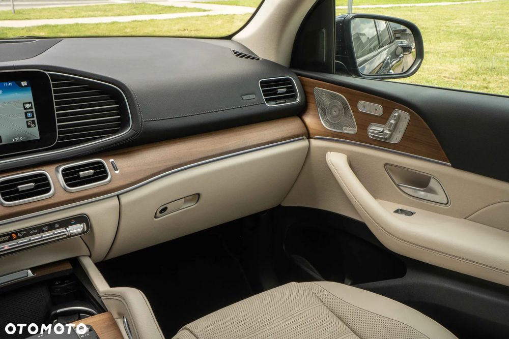 Mercedes-Benz GLS - 23
