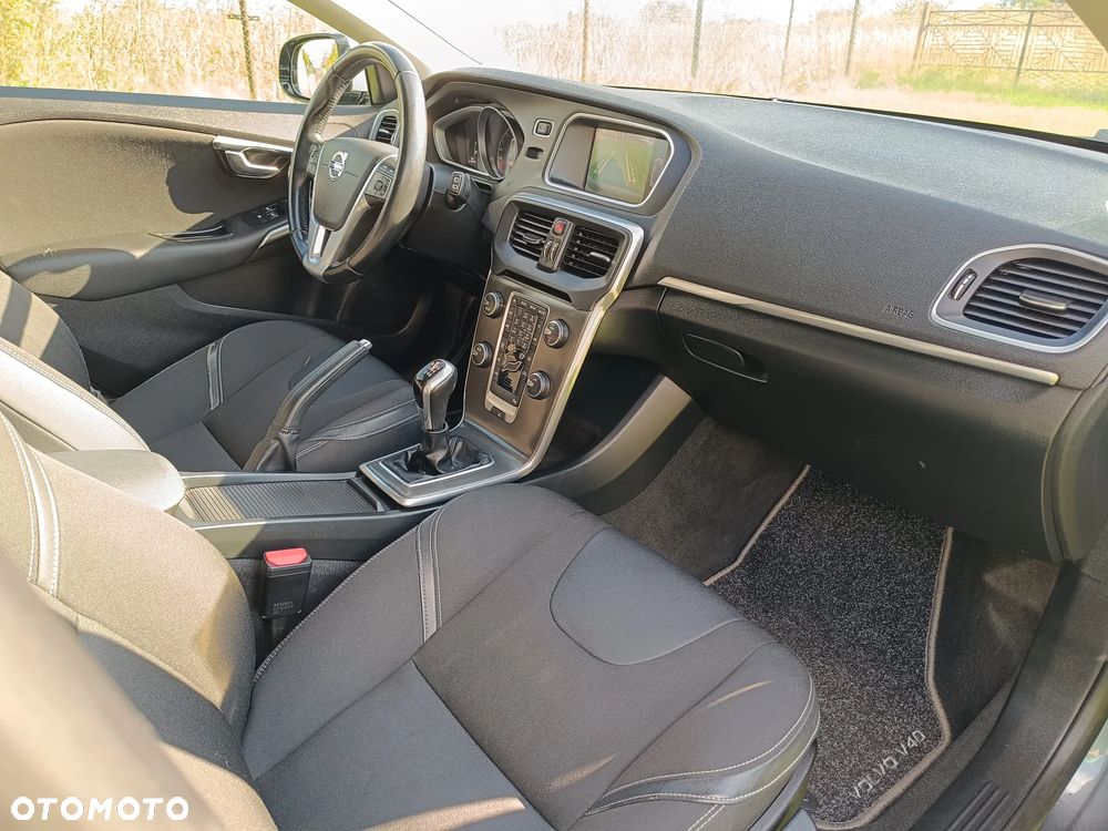 Volvo V40 D2 Momentum - 11