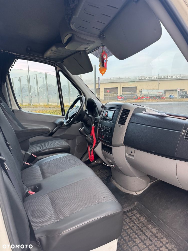 Mercedes-Benz Sprinter - 14