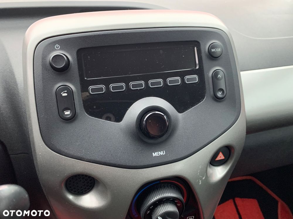 Toyota Aygo x-clusiv - 24