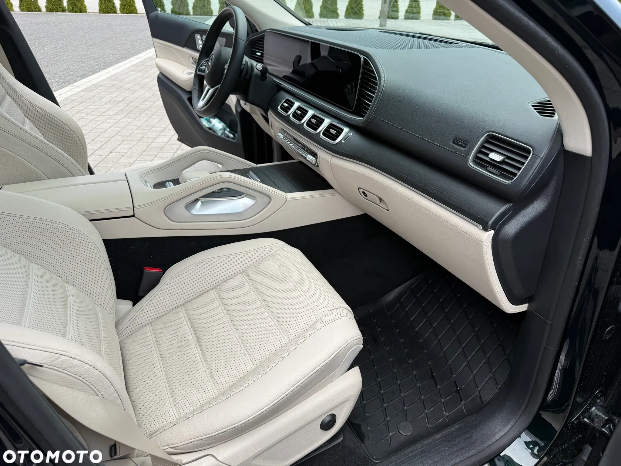 Mercedes-Benz GLE - 22