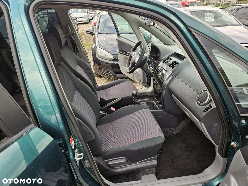 Suzuki SX4 - 10