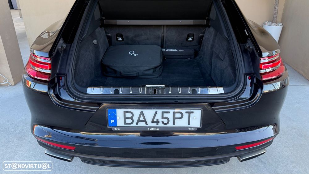 Porsche Panamera 4 E-Hybrid - 30